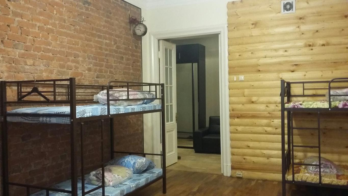 Hostel 812