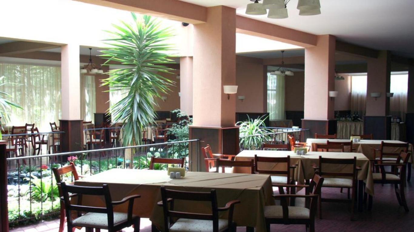 Oasis Park Hotel - New managment