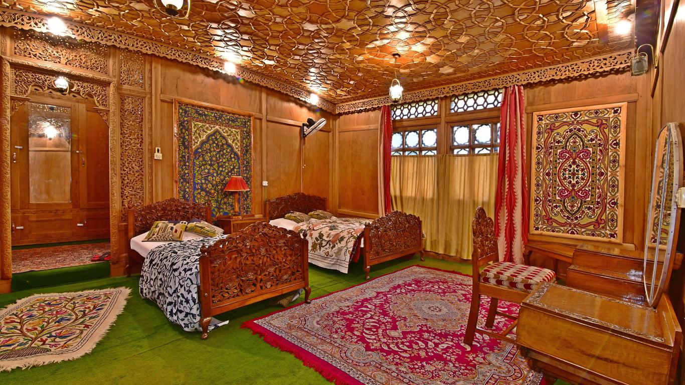 Inshallah Houseboats