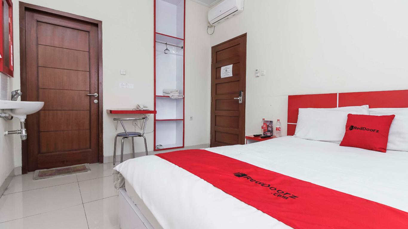 RedDoorz at Buah Batu 5