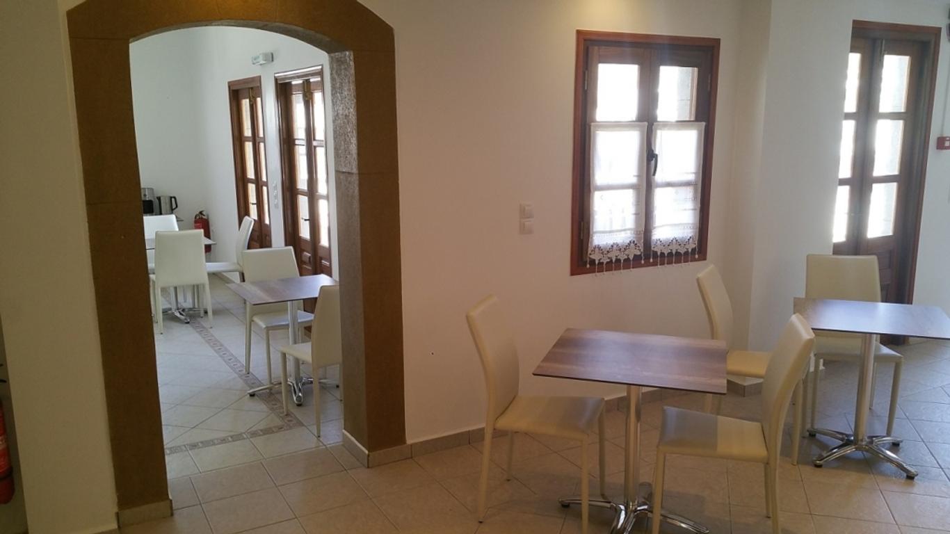 Armyra Hotel