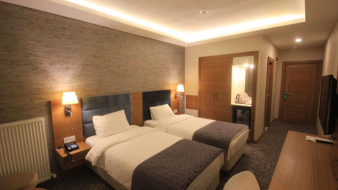 Garden Zara Hotel