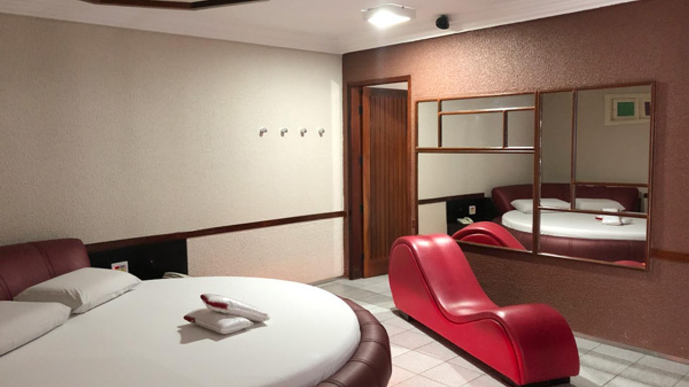 Dreams Motel -Adult Only