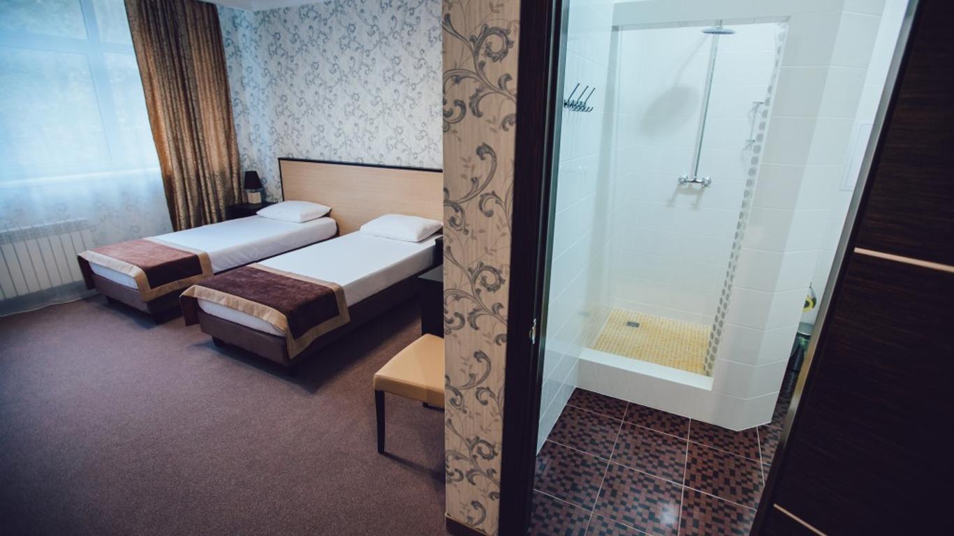 Lastochka Hotel
