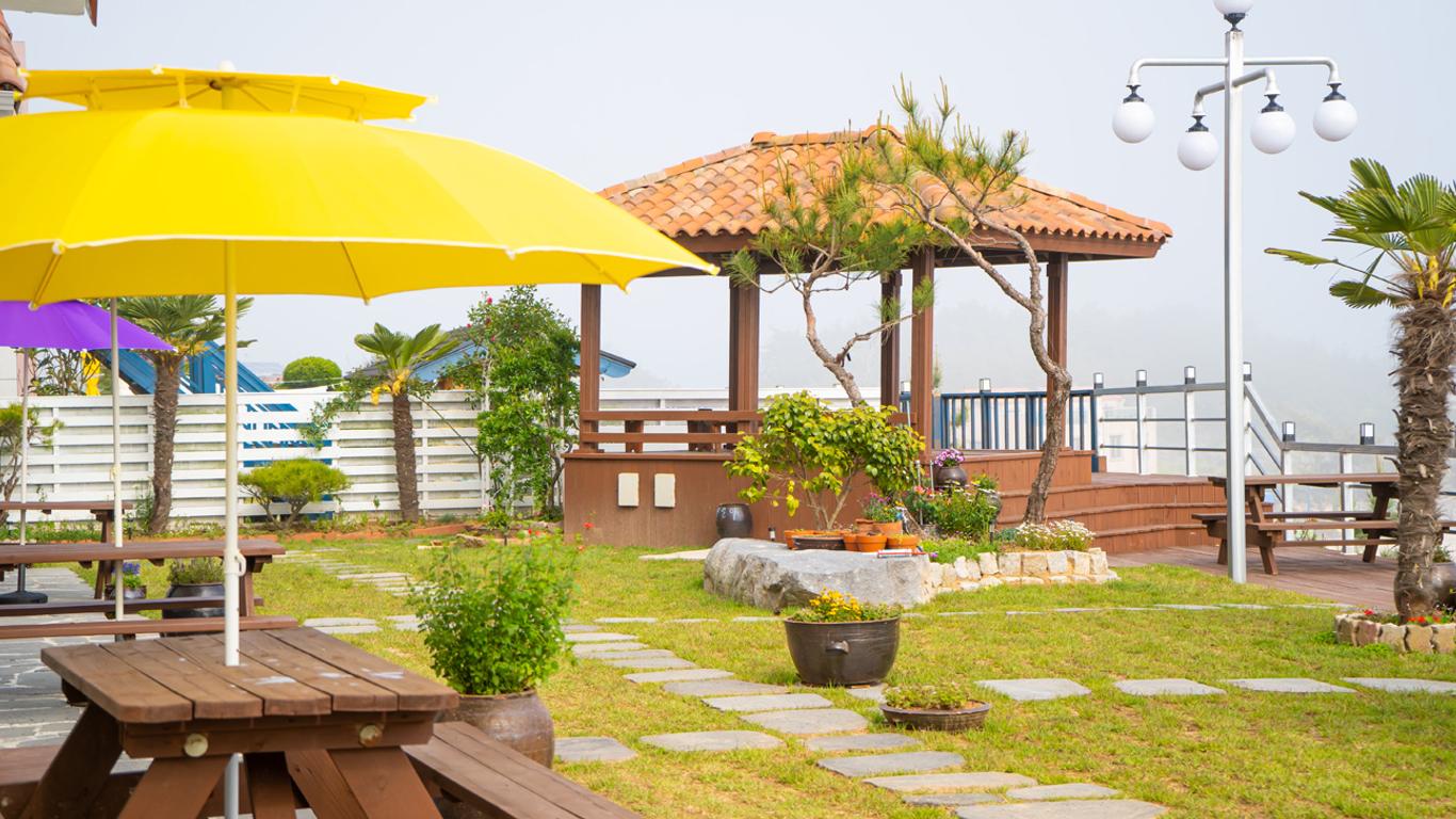Haenam Mediterranean Pension