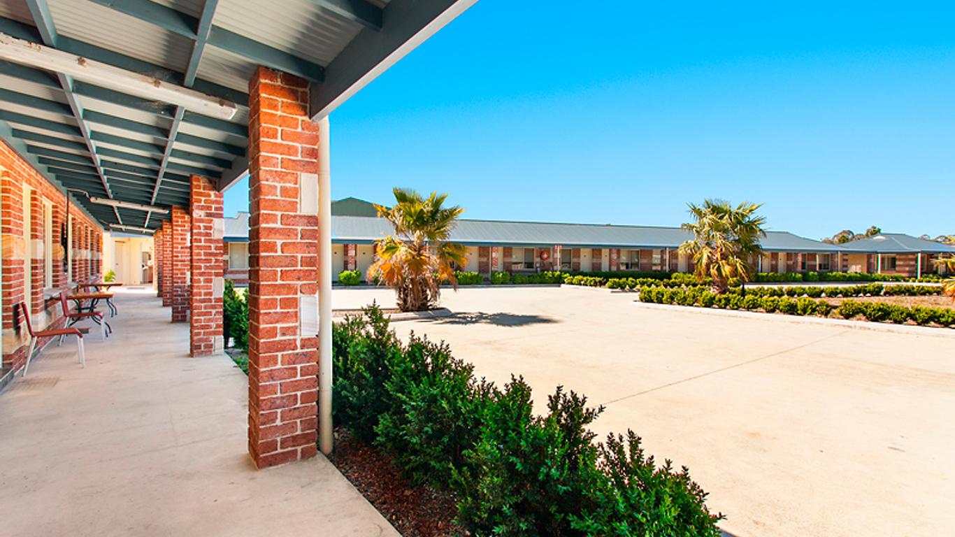 Marulan Motor Inn