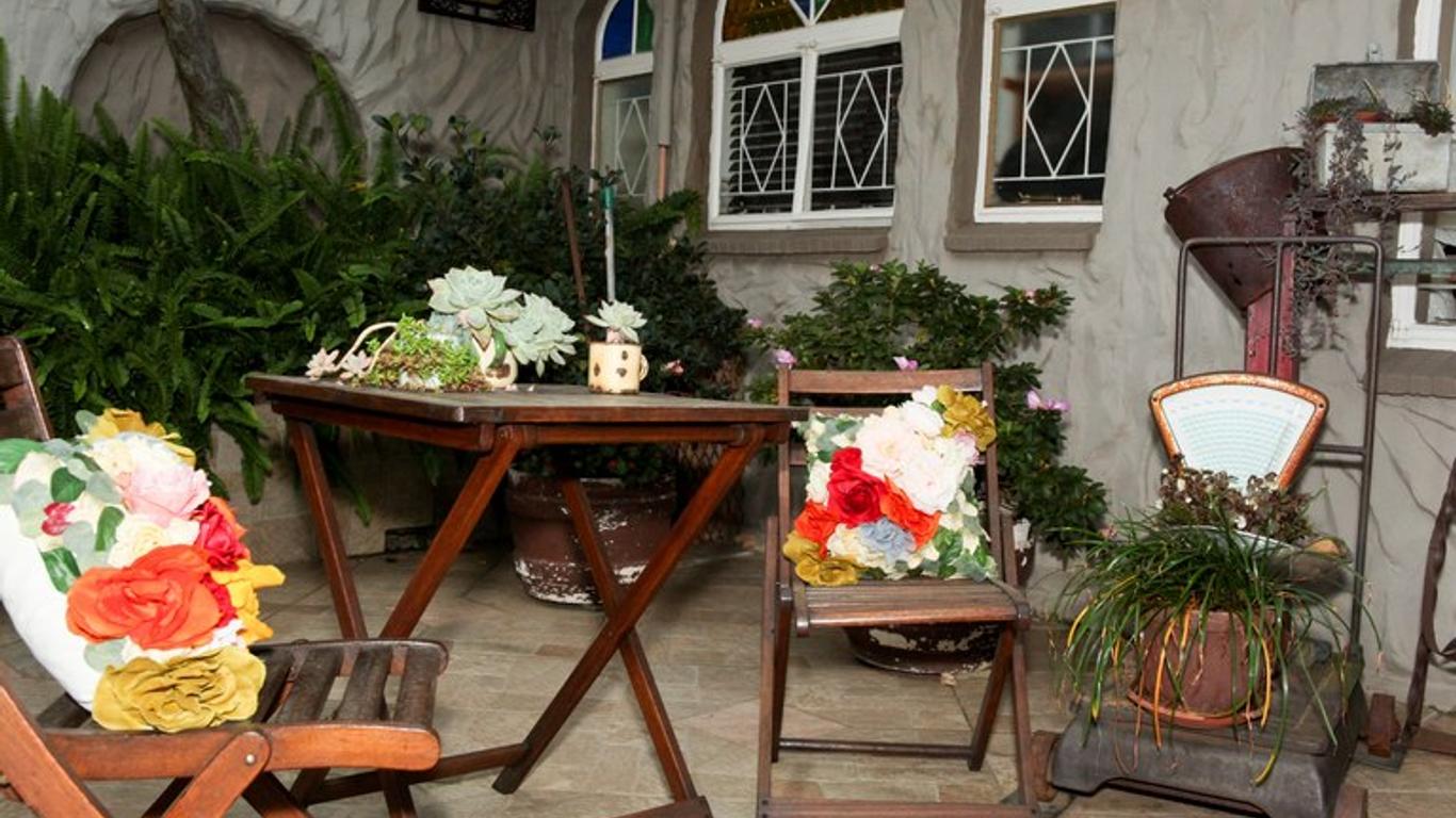 Elna's Guest House